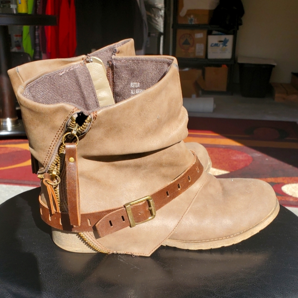 Cute boots 7.5
